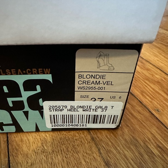 Chelsea Crew Blondie t-strap velvet heels - Picture 5 of 6